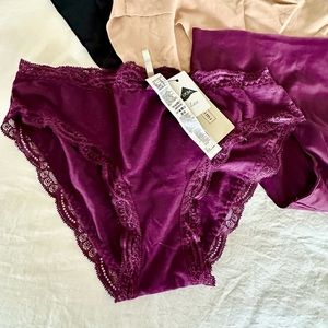NWT 4 pair Intimissimi Lycra Undies M